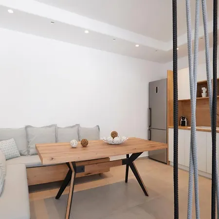 Modern & Comfortable Santorini 3 Bedrooms Aqua Private Pool *