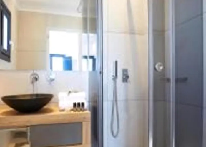 Modern & Comfortable Santorini 3 Bedrooms Aqua Private Pool カルテラドス