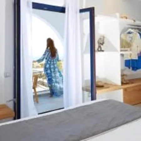 Aqua: Modern Santorini Retreat With Private Pool * Karterados (Santorini)