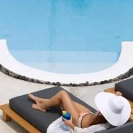 Modern & Comfortable Santorini 3 Bedrooms Aqua Private Pool 别墅