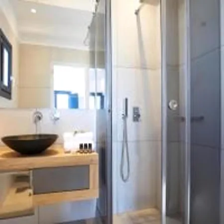 Aqua: Modern Santorini Retreat With Private Pool Karterados (Santorini)