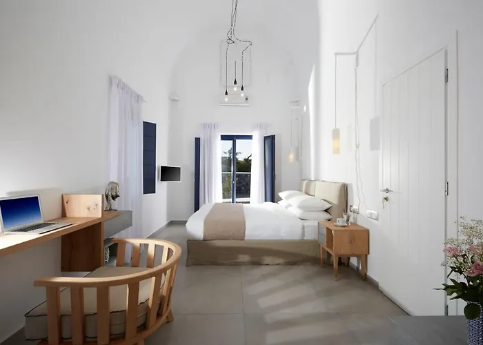 Modern & Comfortable Santorini 3 Bedrooms Aqua Private Pool *