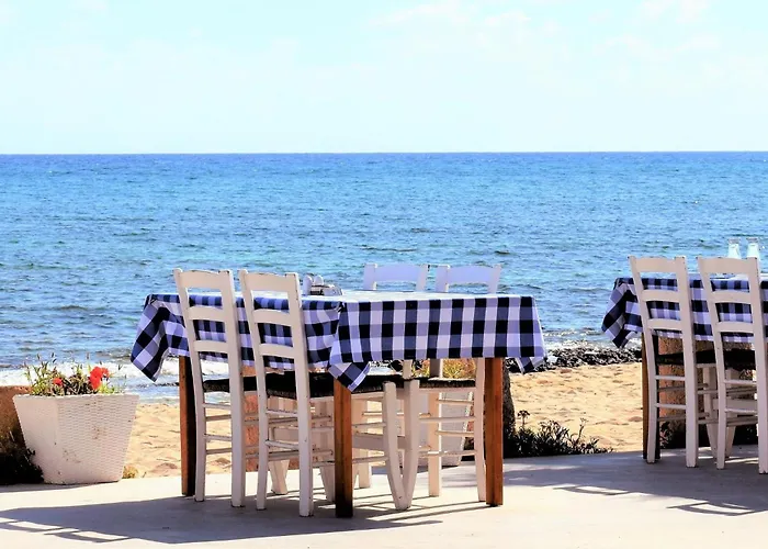 Modern & Comfortable Santorini 3 Bedrooms Aqua Private Pool * Karterados (Santorini)