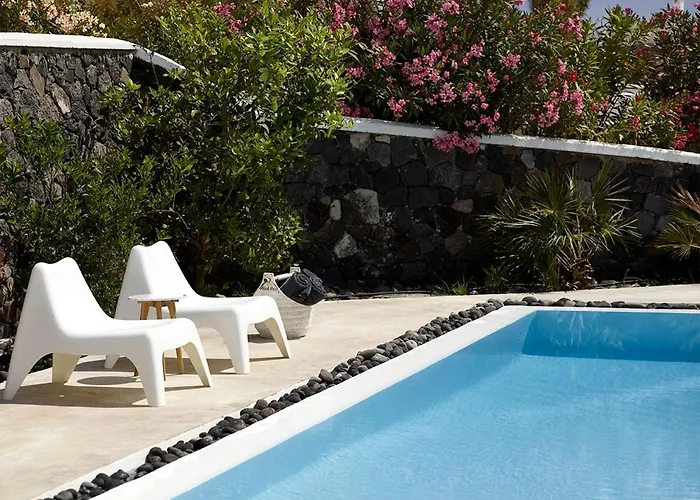 Modern & Comfortable Santorini 3 Bedrooms Aqua Private Pool Vila *