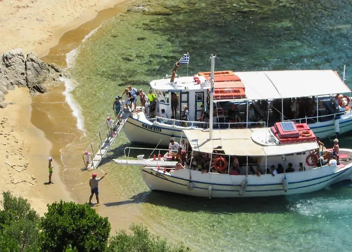 Modern & Comfortable Santorini 3 Bedrooms Aqua Private Pool * Karterados (Santorini)