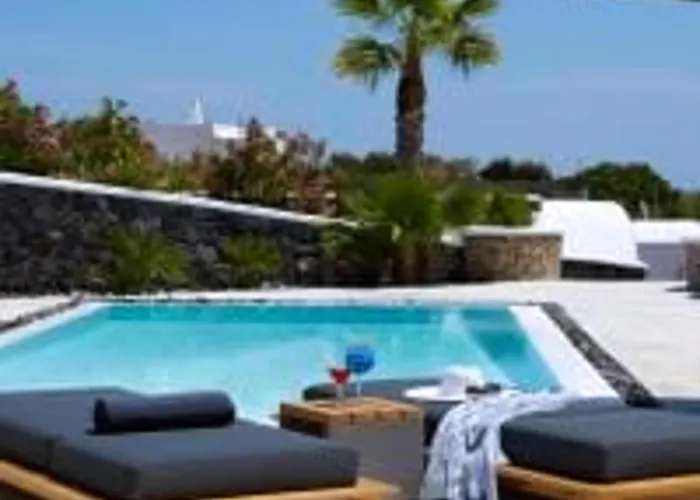 Modern & Comfortable Santorini 3 Bedrooms Aqua Private Pool Vila *