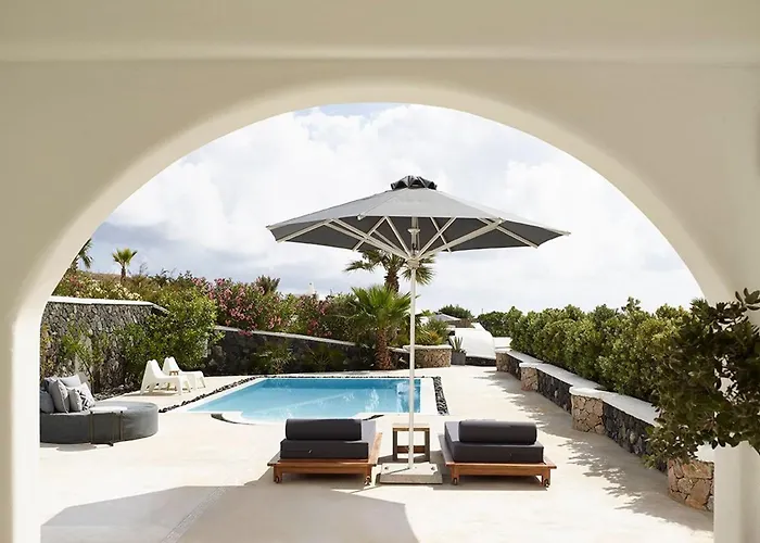 Modern & Comfortable Santorini 3 Bedrooms Aqua Private Pool Vila