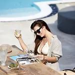 Modern & Comfortable Santorini 3 Bedrooms Aqua Private Pool * 卡特瑞杜斯