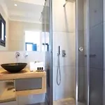 Modern & Comfortable Santorini 3 Bedrooms Aqua Private Pool 卡特瑞杜斯